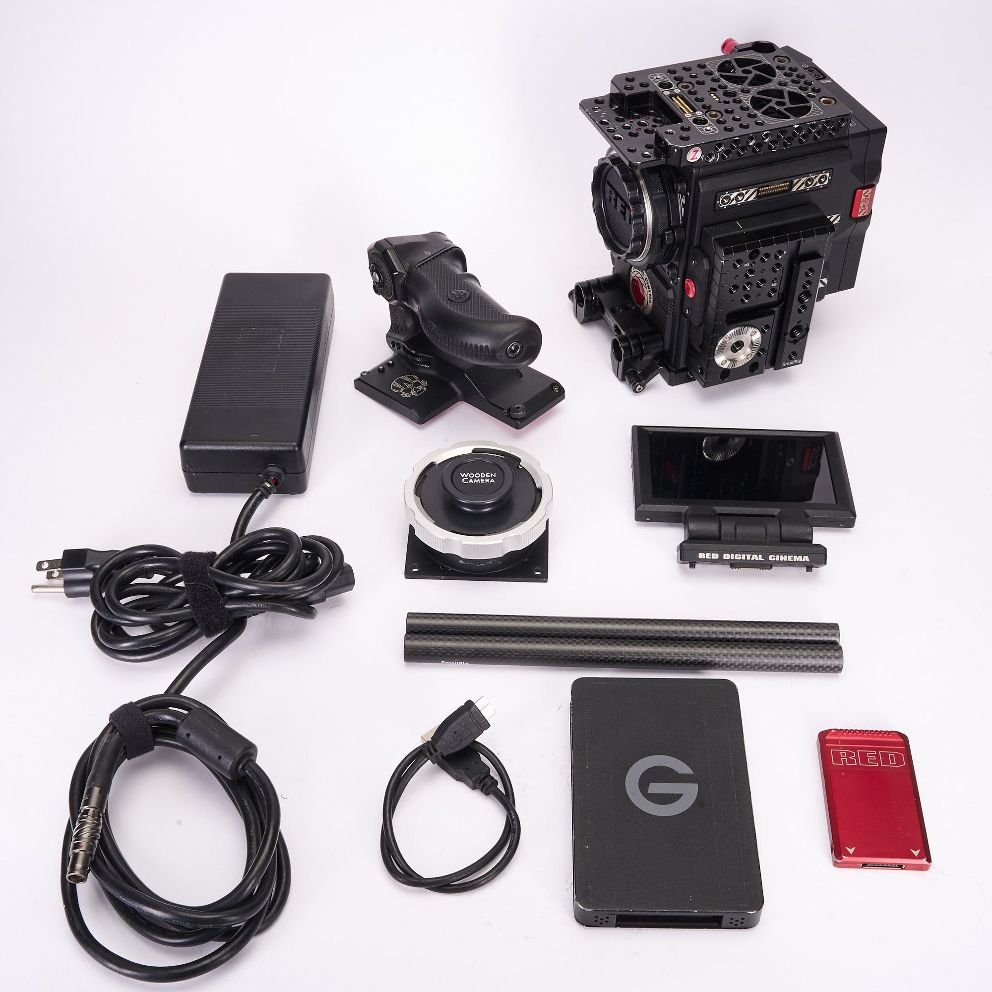 aCAM3590-008329 RED Gemini 5k Kit, (x3) Batteries, Minimag Reader, 480gb Minimag, 4.7" Monitor, EF and PL Mount, DSMC2 Side Handle.jpg